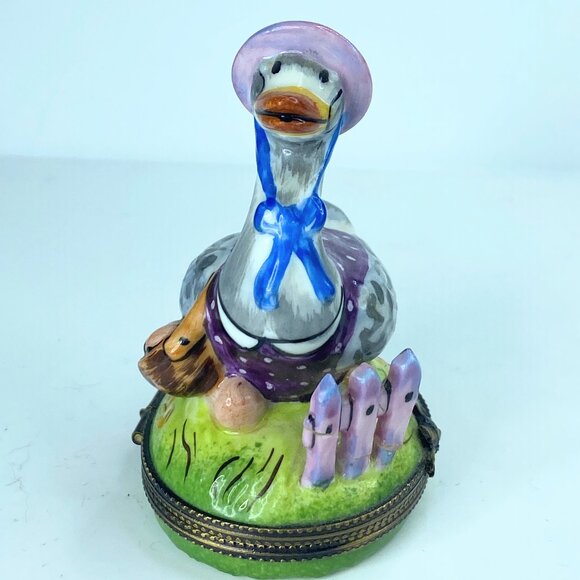 A383 EE signed Limoges Mother Goose go home pink bonnet by the fence 3" - Picture 1 of 7